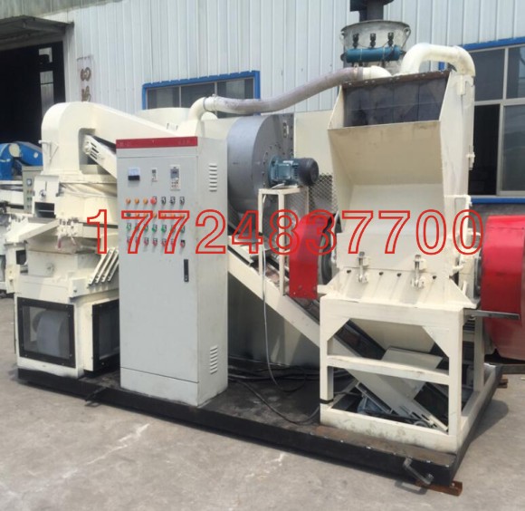 �������~�יC���^�����Ј����N�۱��^�𱬵��O(sh��)��